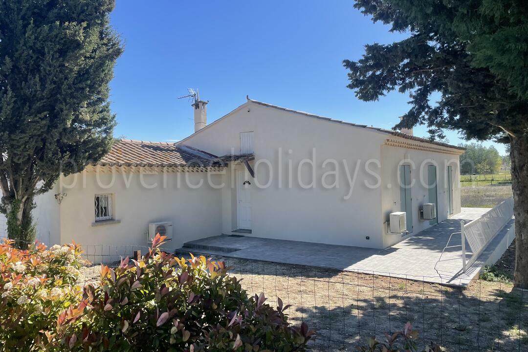 Completely renovated villa in Maubec with swimming pool and view of the Luberon Completely renovated villa in Maubec with swimming pool and view of the Luberon - 5
