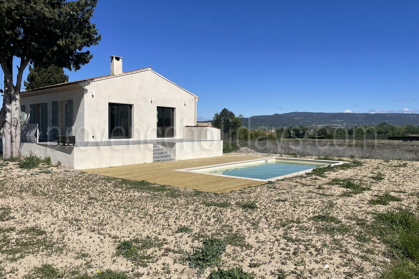 Completely renovated villa in Maubec with swimming pool and view of the Luberon Completely renovated villa in Maubec with swimming pool and view of the Luberon - -1