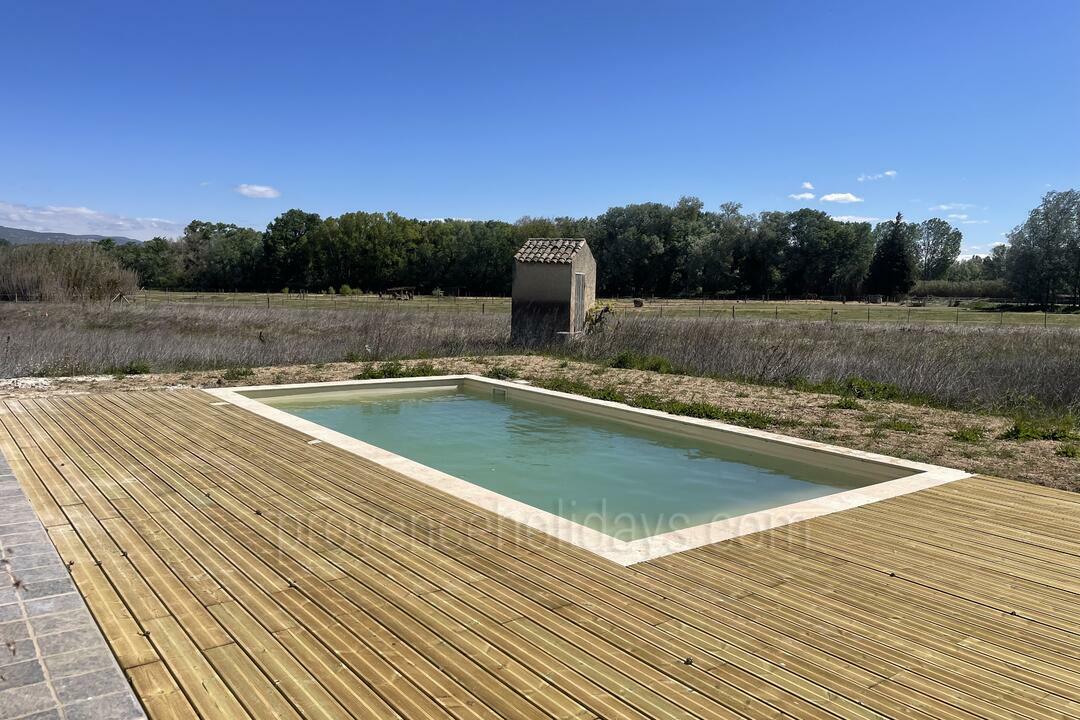 Villa entièrement rénovée à Maubec avec piscine et vue sur le Luberon Villa entièrement rénovée à Maubec avec piscine et vue sur le Luberon - 7