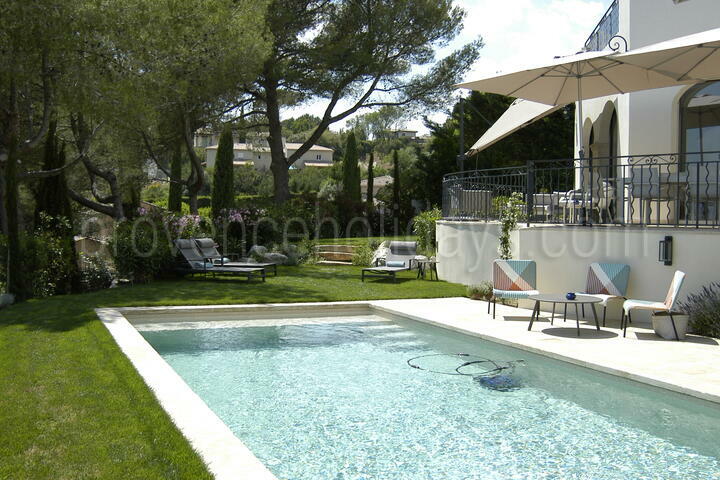 Villa met privézwembad in de buurt van Aix-en-Provence 3 - Villa met privézwembad in de buurt van Aix-en-Provence: Villa: Exterior