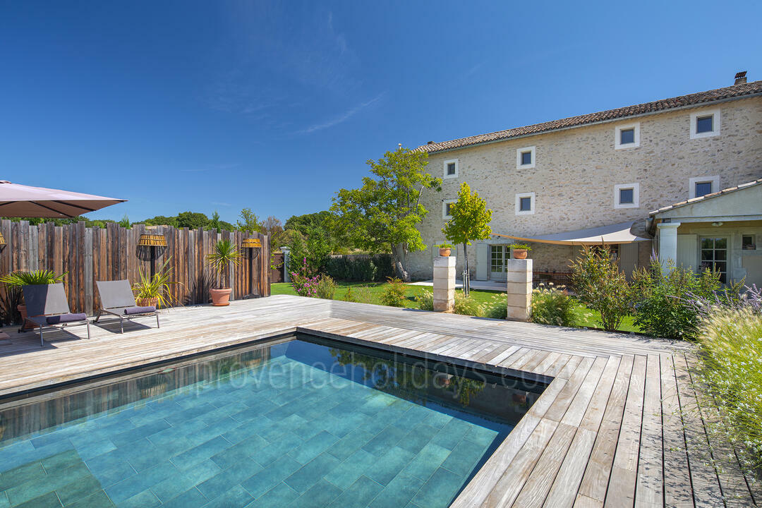 Beautiful Farmhouse with Jacuzzi in the Luberon 7 - Mas Robion: Villa: Pool
