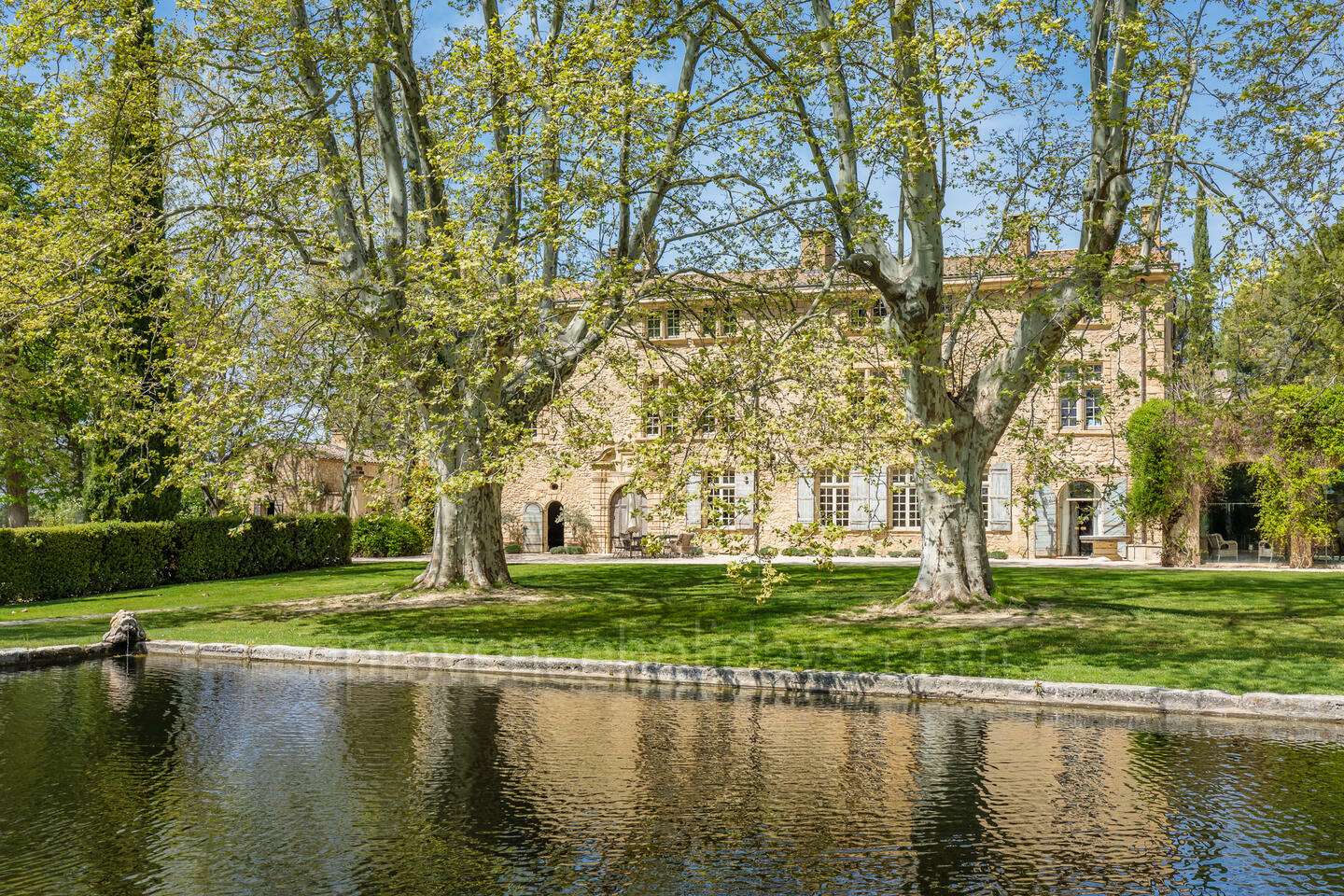 Luxury Estate with Three Properties and Three Pools 1 - Domaine de Luberon: Villa: Exterior