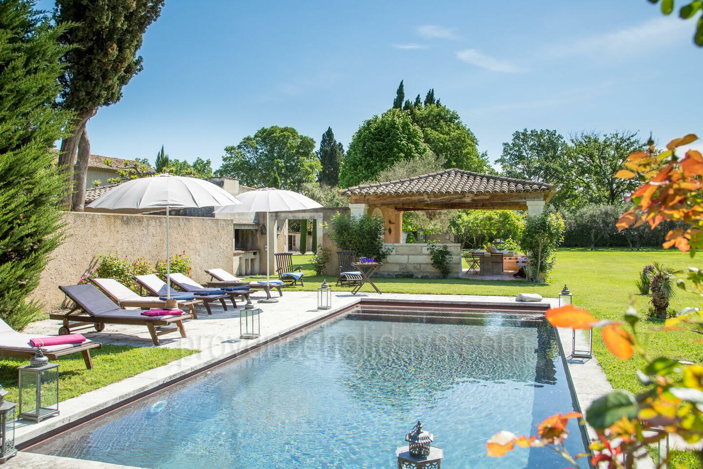 Charmant Provençaals landgoed met tennisbaan -1 - Le Domaine des Cyprès: Villa: Pool