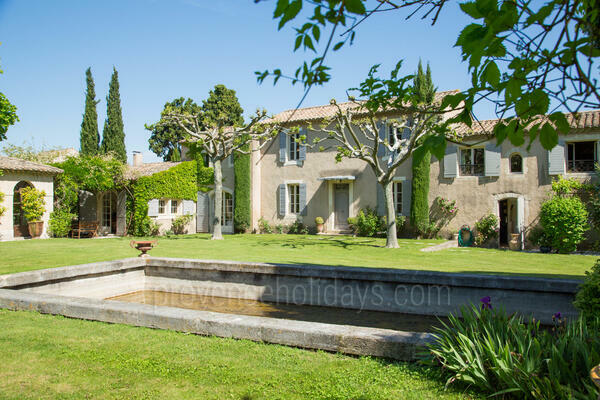 Charmant Provençaals landgoed met tennisbaan