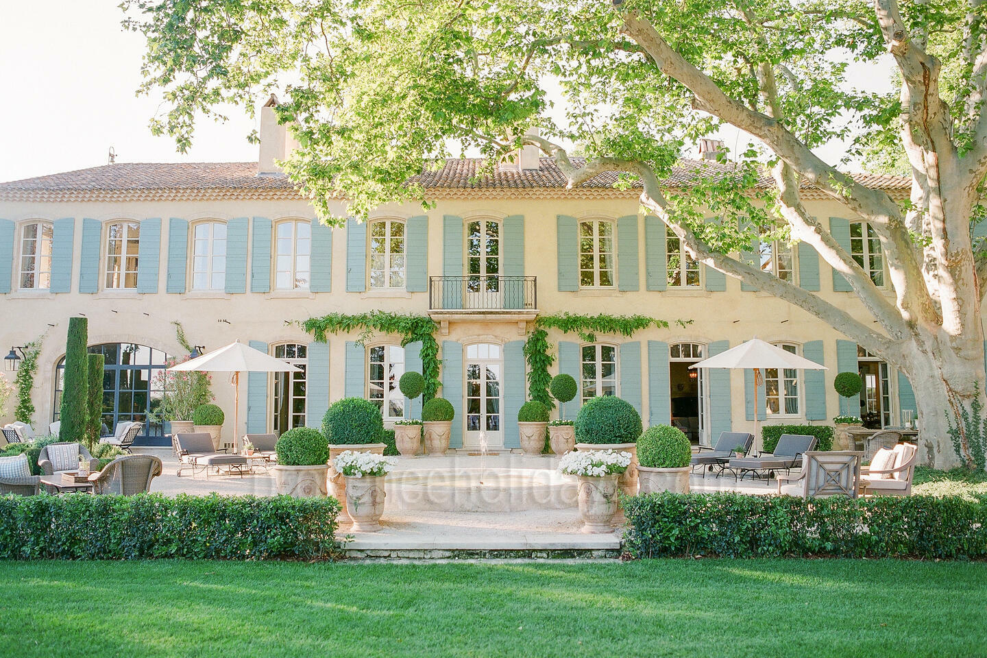 Outstanding Property sleeps 18 people in Provence Domaine de Villeneuve: Exterior - 1