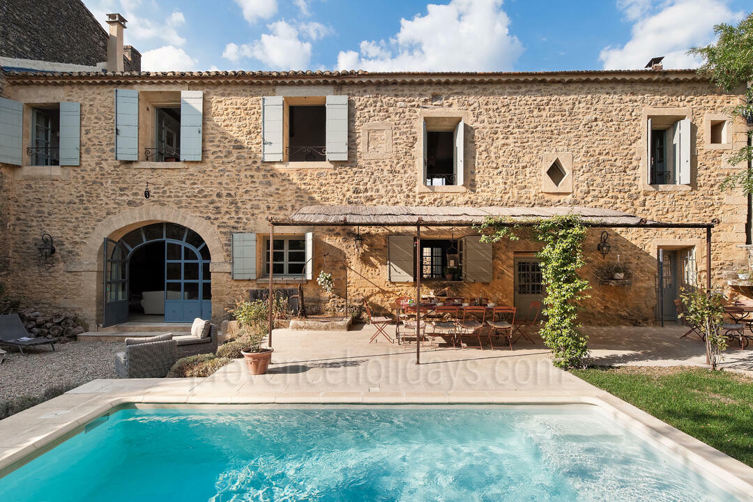 Belle ferme en pierre proche du célèbre Pont du Gard 5 - Mas Pont-du-Gard: Villa: Pool