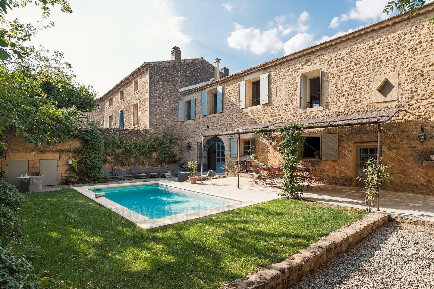 Beautiful Stone Farmhouse close to the infamous Pont du Gard 1 - Mas Pont-du-Gard: Villa: Exterior