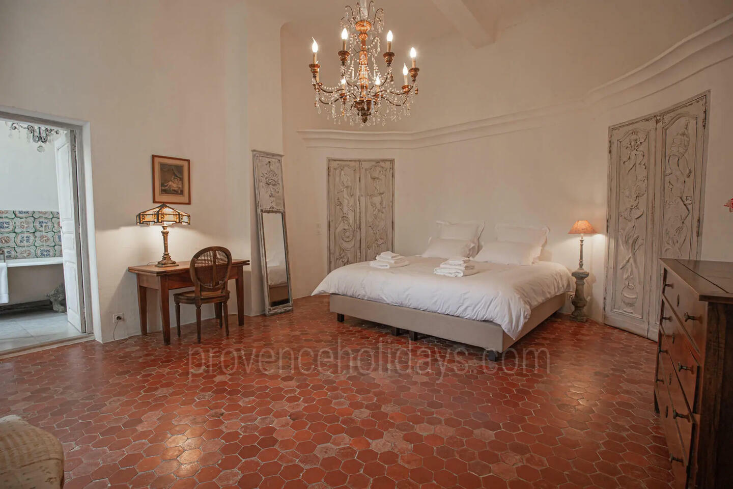 57 - Château de Gignac: Villa: Bedroom
