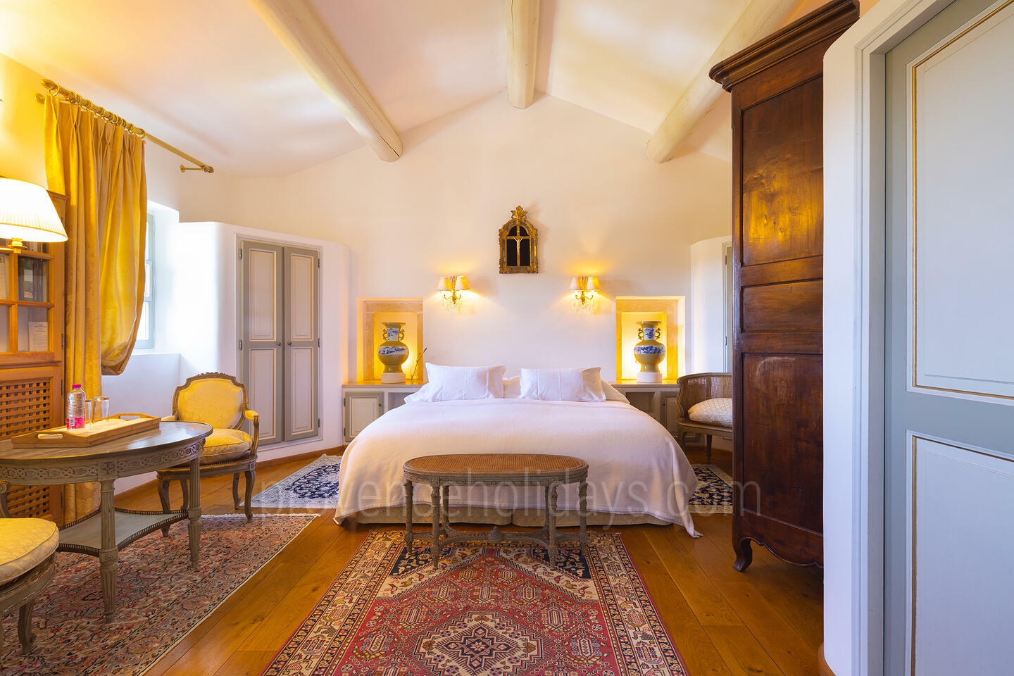 31 - Propriété d\'exception avec vue magnifique sur le Luberon: Villa: Bedroom
