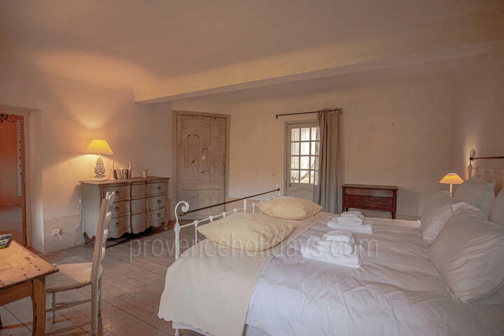 70 - Château de Gignac: Villa: Bedroom
