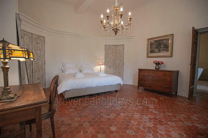 58 - Château de Gignac: Villa: Bedroom