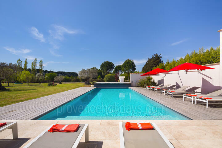 Mooie provençaalse boerderij voor 20 personen, in de Provence Mas des Vignes: Zwembad - 2