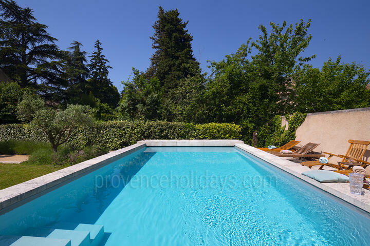 Charming Property in the heart of a Luberon Village Maison de Village: Swimming Pool - 14