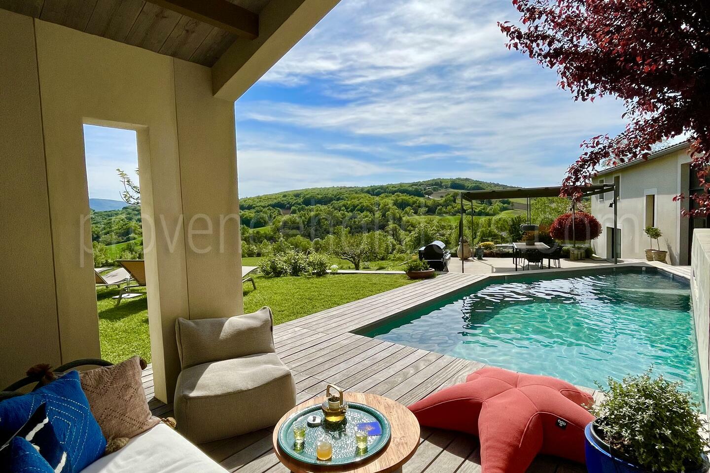 Luberon-Ferienhaus mit beheiztem Pool für acht Personen 2 - Le Mas du Vallon: Villa: Exterior