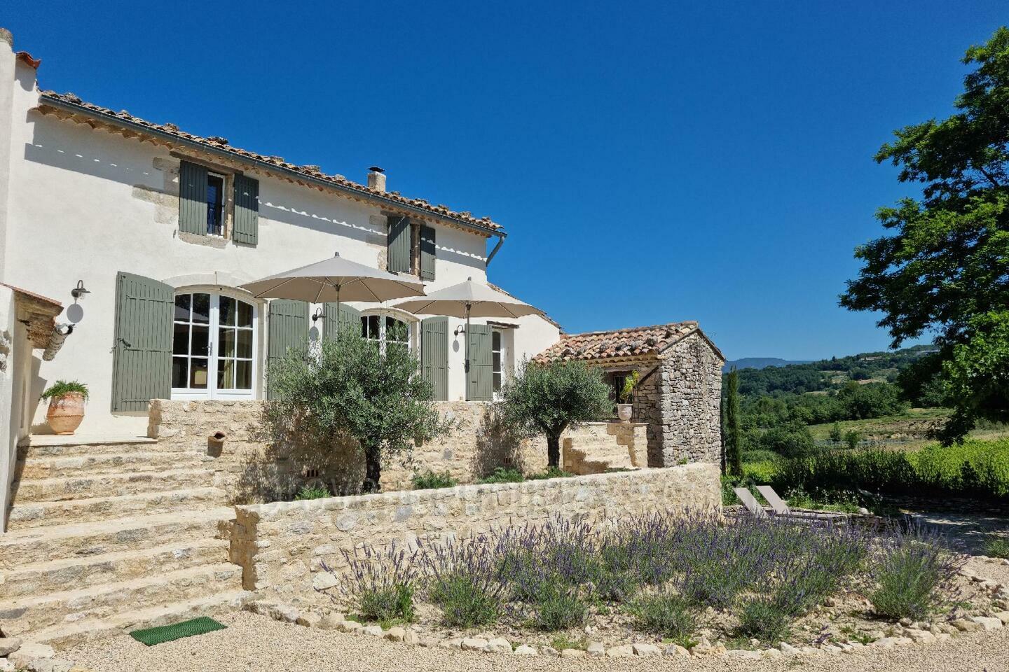 Holiday Rental with Private Pool in the Luberon -1 - Mas Cerisiers: Villa: Exterior
