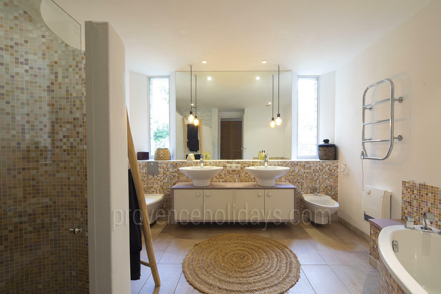 52 - Une Maison en Provence: Villa: Bedroom