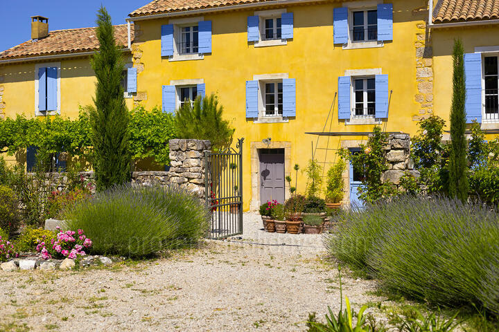 32 - Bastide Ventoux: Villa: Exterior