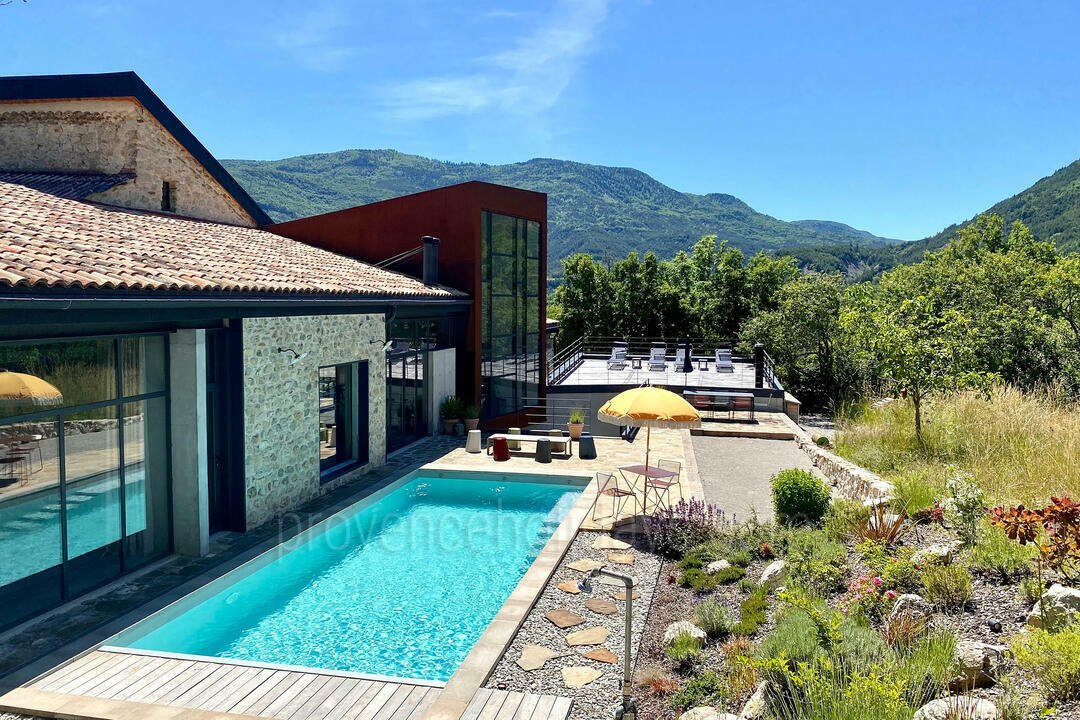 Villa de luxe unique avec piscine chauffée à La Beaume 5 - Mas Villard: Villa: Pool