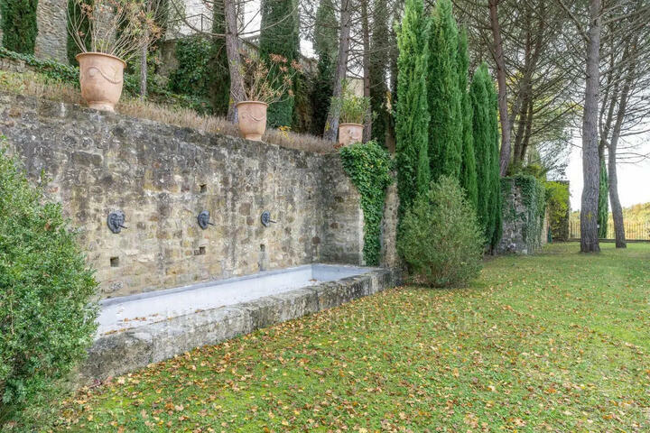 34 - Château de Gignac: Villa: Exterior
