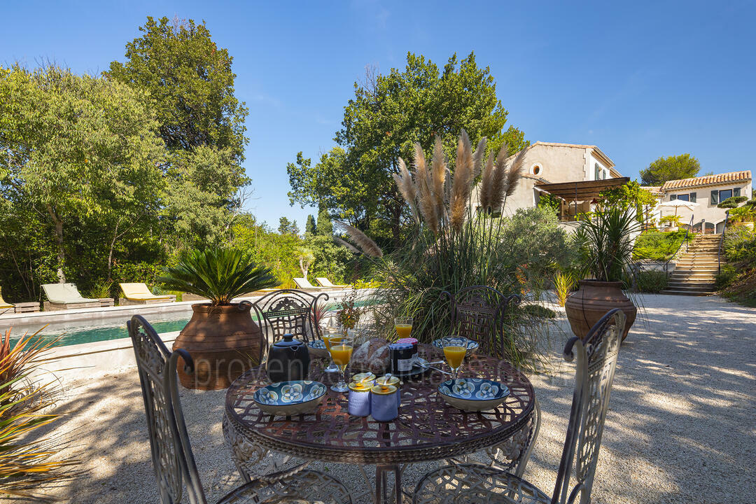 Location de vacances élégante avec piscine chauffée près de Saint-Rémy-de-Provence 4 - La Villa Gauloise: Villa: Exterior
