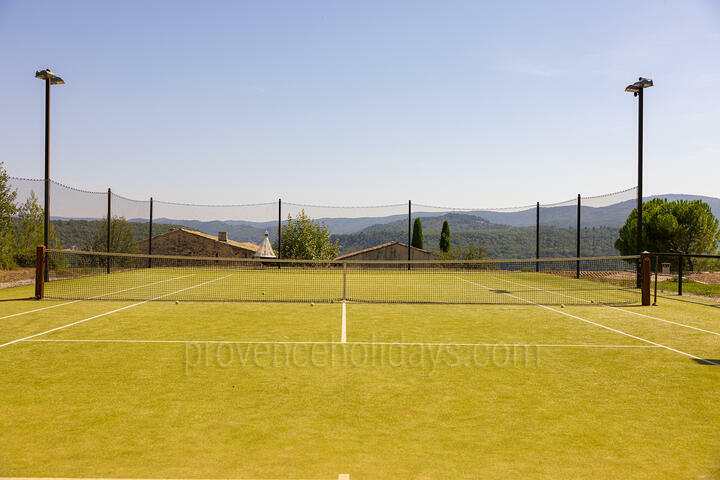 Magnifique propriété dans la campagne de Viens, avec vue panoramique 3 - Combe des Fougères: Villa: Exterior