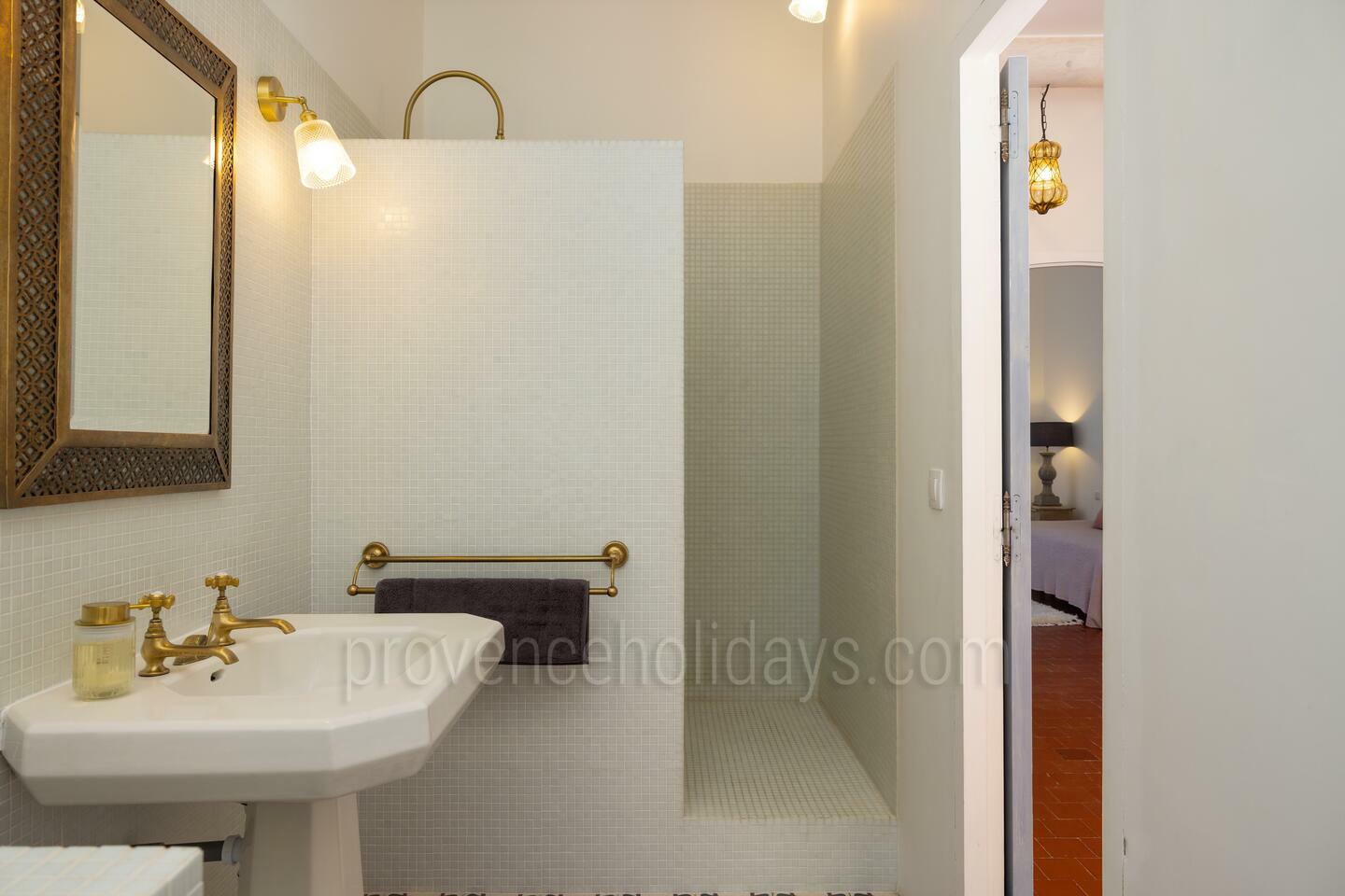 39 - Bastide de Goult: Villa: Bathroom - De badkamer van Phoenix