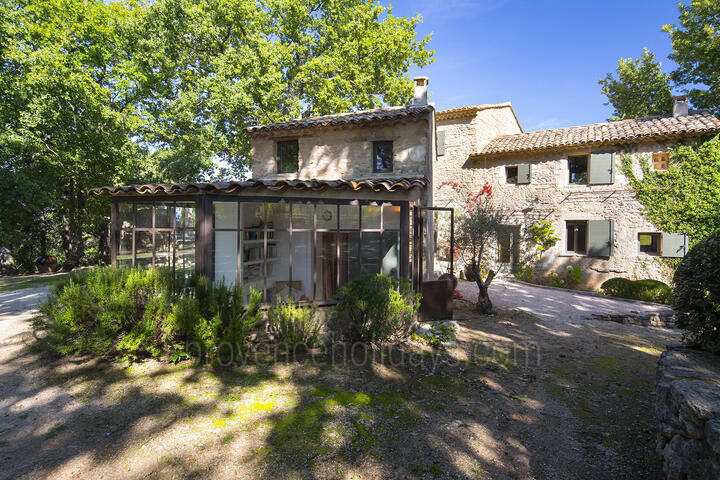 Stunning Hamlet with Heated Pool in the Luberon Le Mas Rustique: Exterior - 11