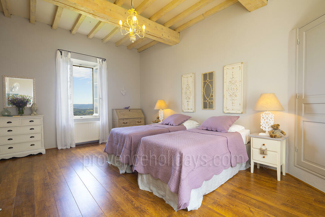 Charming Village House with Heated Infinity Pool Villa Luberon: Interior - 6