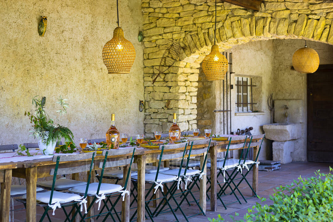 Stunning Farmhouse with Private Pool in the Luberon 5 - Une Maison en Campagne: Villa: Exterior