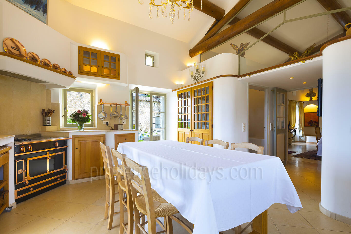 39 - Outstanding Property with Wonderful Views of the Luberon: Villa: Interior