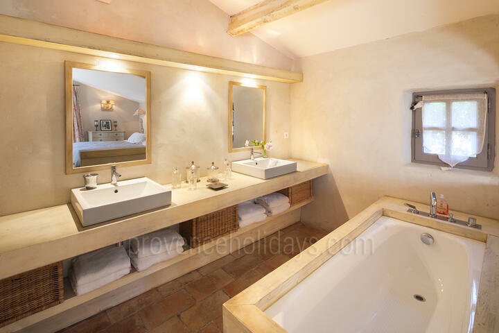 28 - Maison Paradou: Villa: Bathroom