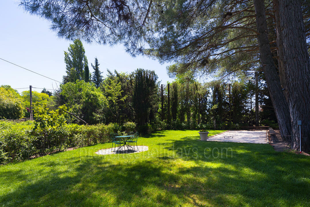 Lovingly Restored Olive Oil Mill with Heated Pool in Gordes 7 - Le Moulin de Gordes: Villa: Exterior