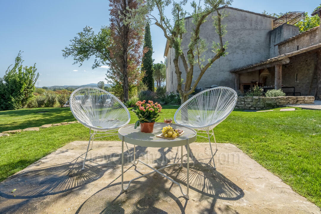 Charming Holiday Rental with Heated Pool near Oppède 6 - Le Mas des Vignes: Villa: Exterior