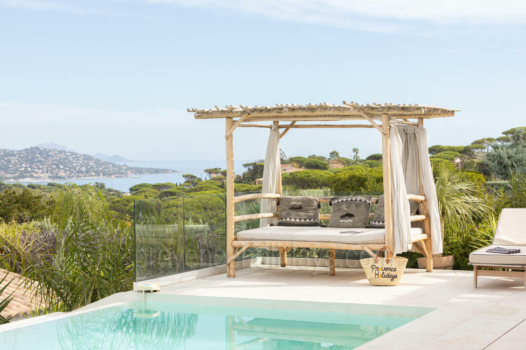 Modern Villa with Heated Infinity Pool near the Sea 4 - La Villa du Golfe: Villa: Pool