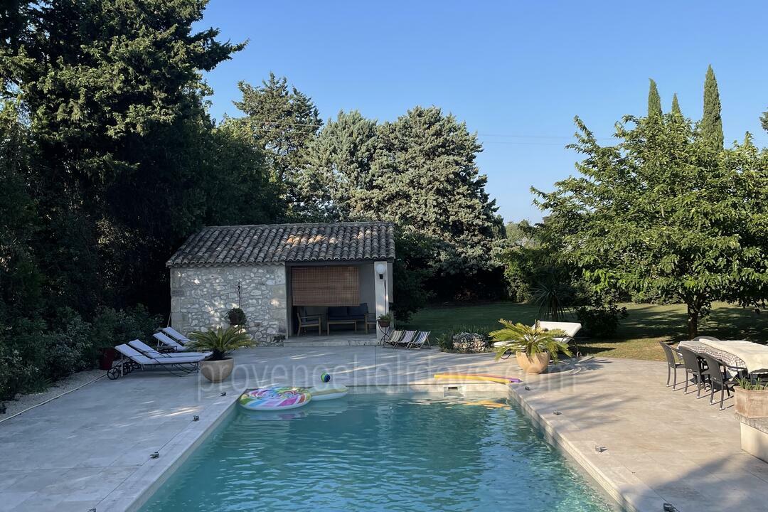 Farmhouse near Eygalières with swimming pool 6 - Farmhouse near Eygalières with swimming pool: Villa: Exterior