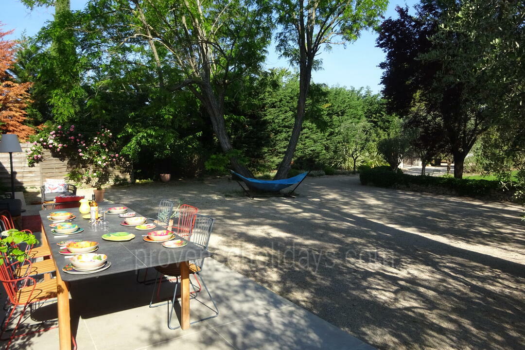Belle propriété avec piscine privée à Eygalières 12 - Mas Art et Soleil: Villa: Exterior