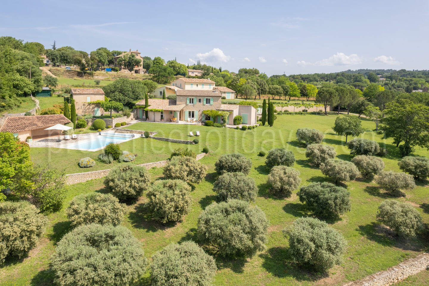 Stylish Villa with a Heated Pool and a Shaded Terrace 1 - Villa Goult: Villa: Exterior