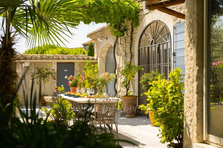 Mas avec piscine chauffée à Saint-Rémy-de-Provence 3 - Mas de l\'Oiseau: Villa: Interior