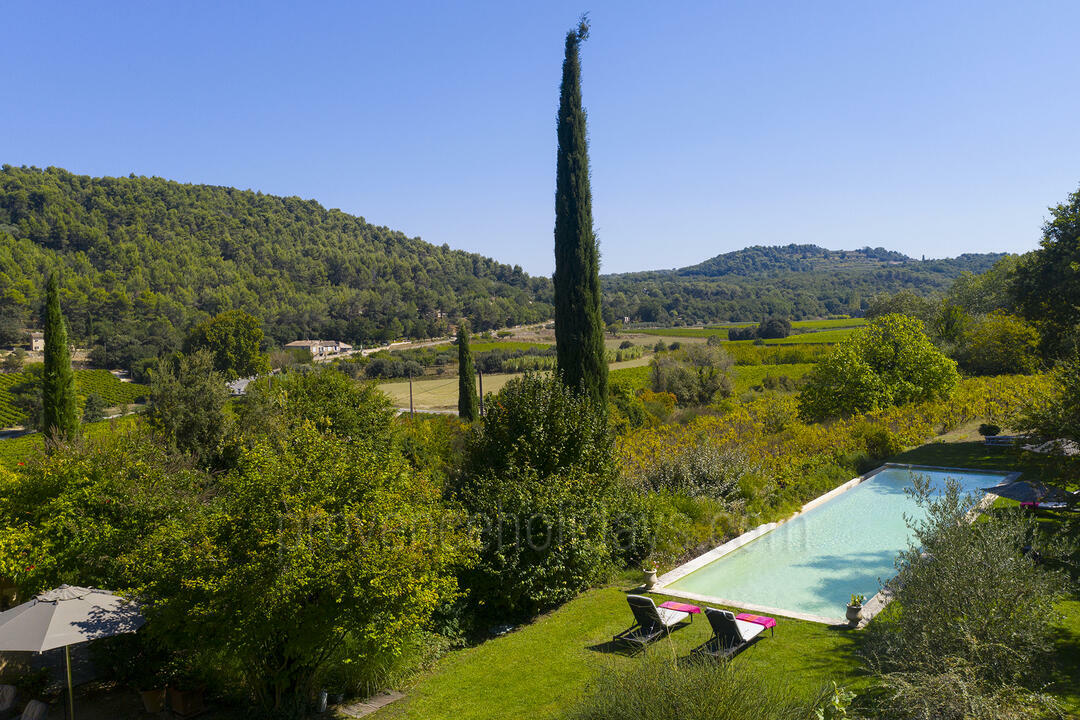 Stunning Holiday Home with Heated Infinity Pool in Ménerbes Ménerbes Mas: Exterior - 4
