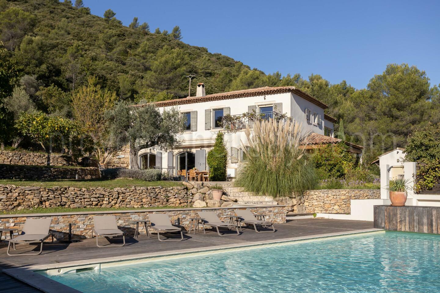 Villa moderne avec piscine chauffée sur la Côte-d'Azur 1 - Mas de la Colline: Villa: Pool