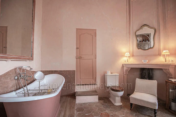 65 - Château de Gignac: Villa: Bedroom