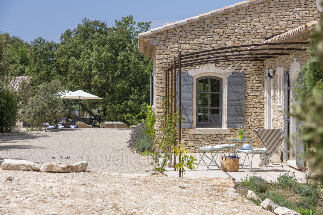 Location de vacances de luxe avec piscine chauffée à Bonnieux 7 - Mas Bonius: Villa: Exterior