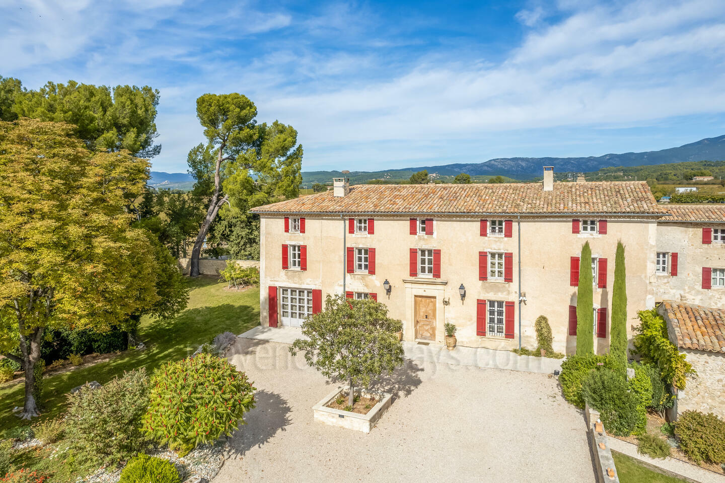 Stunning Mas with Two Pools and a View near Mont Ventoux 1 - Bastide Saint-Pierre: Villa: Exterior