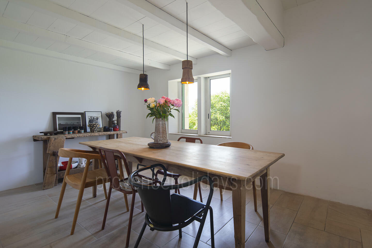 73 - Une Maison en Provence: Villa: Interior