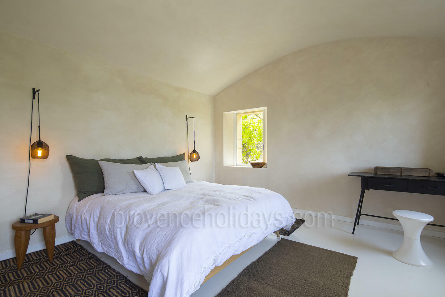 51 - Une Maison en Provence: Villa: Bedroom