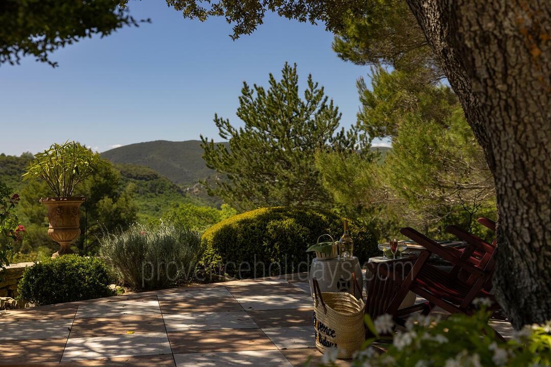 Elegant pand met prachtig uitzicht op de Luberon 4 - Un Secret Provençal: Villa: Exterior