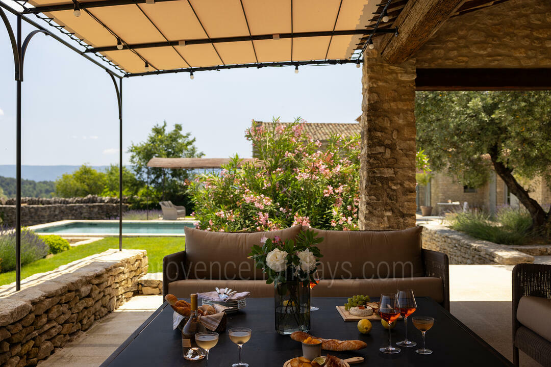Luxurious Farmhouse with splendid views over Gordes and the Luberon Valley 7 - Mas de Bel Air: Villa: Interior
