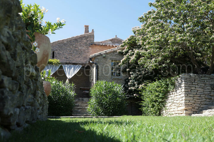 Charming Farmhouse with Heated Pool and Outdoor Kitchen 1 - La Calade: Villa: Exterior