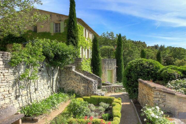 Beautiful Holiday Home in Bonnieux, Provence 12 - Le Mas de Bonnieux: Villa: Exterior